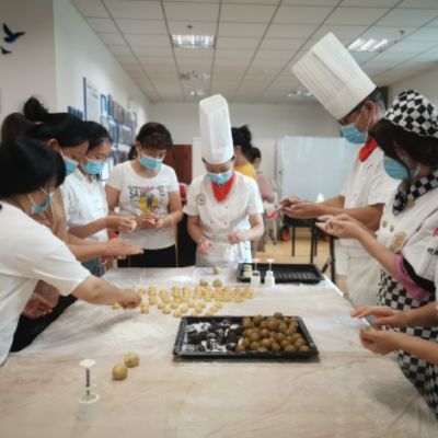 日子更有奔头了 重庆1.2万余名公租房居民在家门口圆了“就